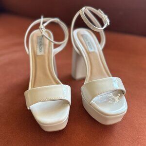Steve Madden Lessa Bone Patent Platform Heel, Size 7